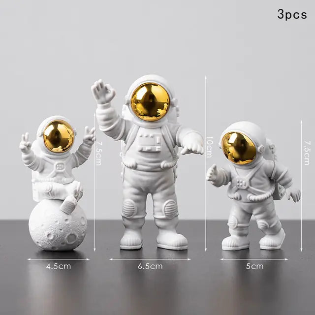Astronaut Ornaments – Cosmic Space Explorer Figurines & Moon-Themed Ornaments for Home or Office Décor