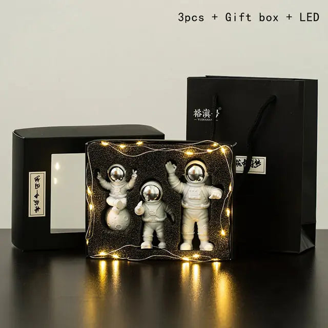Astronaut Ornaments – Cosmic Space Explorer Figurines & Moon-Themed Ornaments for Home or Office Décor