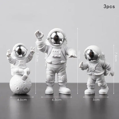 Astronaut Ornaments – Cosmic Space Explorer Figurines & Moon-Themed Ornaments for Home or Office Décor