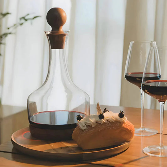 Wine Decanter – Elegant Crystal Red Wine Decanter for Enhancing Flavor & Aroma | Modern Glass Wine Aerator Decanter, Ideal for Wine Enthusiasts