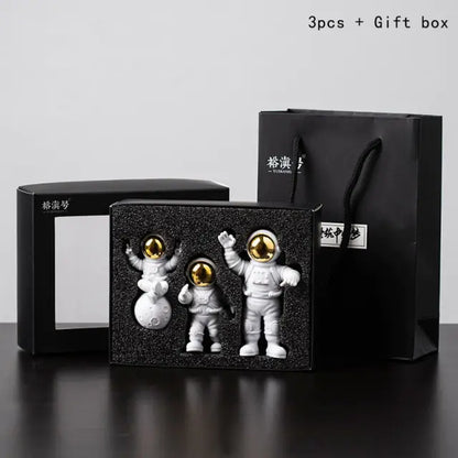 Astronaut Ornaments – Cosmic Space Explorer Figurines & Moon-Themed Ornaments for Home or Office Décor