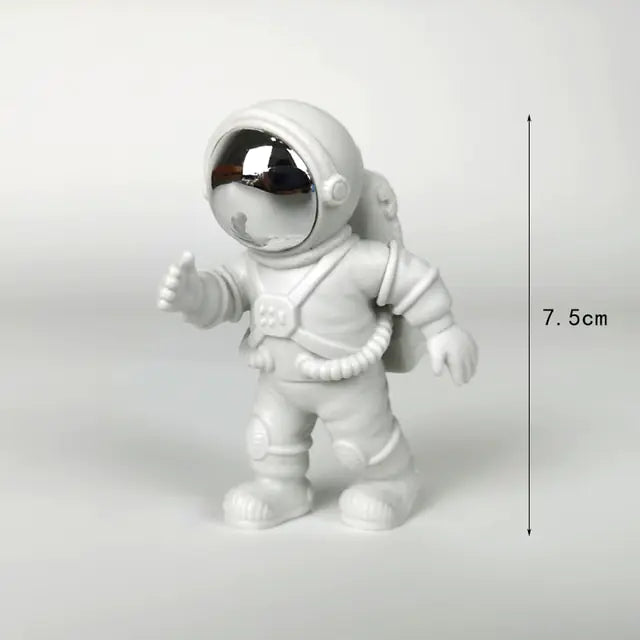 Astronaut Ornaments – Cosmic Space Explorer Figurines & Moon-Themed Ornaments for Home or Office Décor